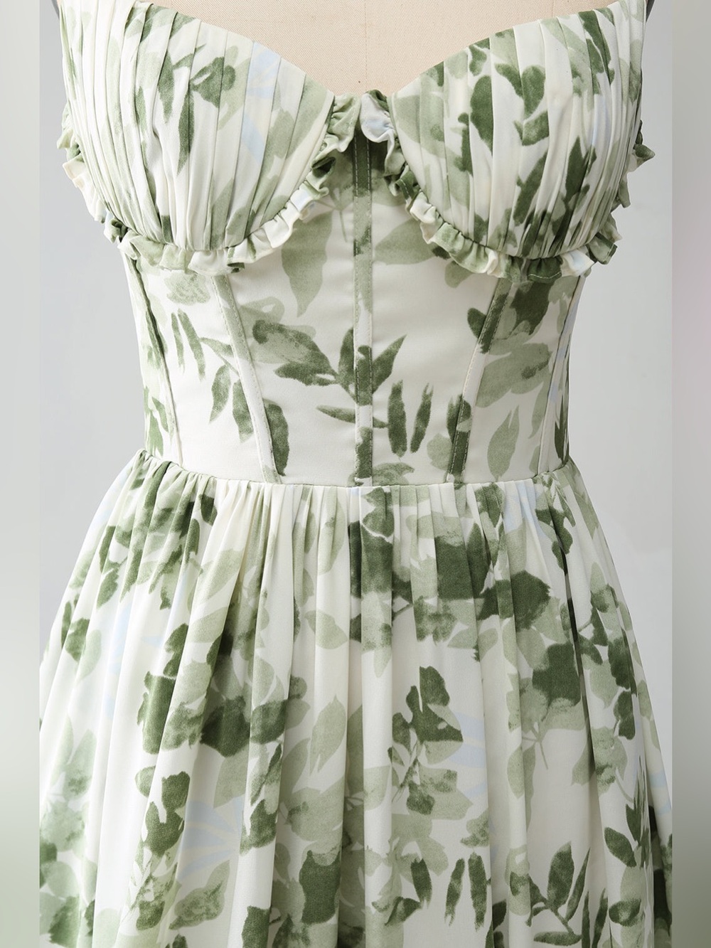 Green Leaf Print Ruffle Dress - Picture 4 of 8
